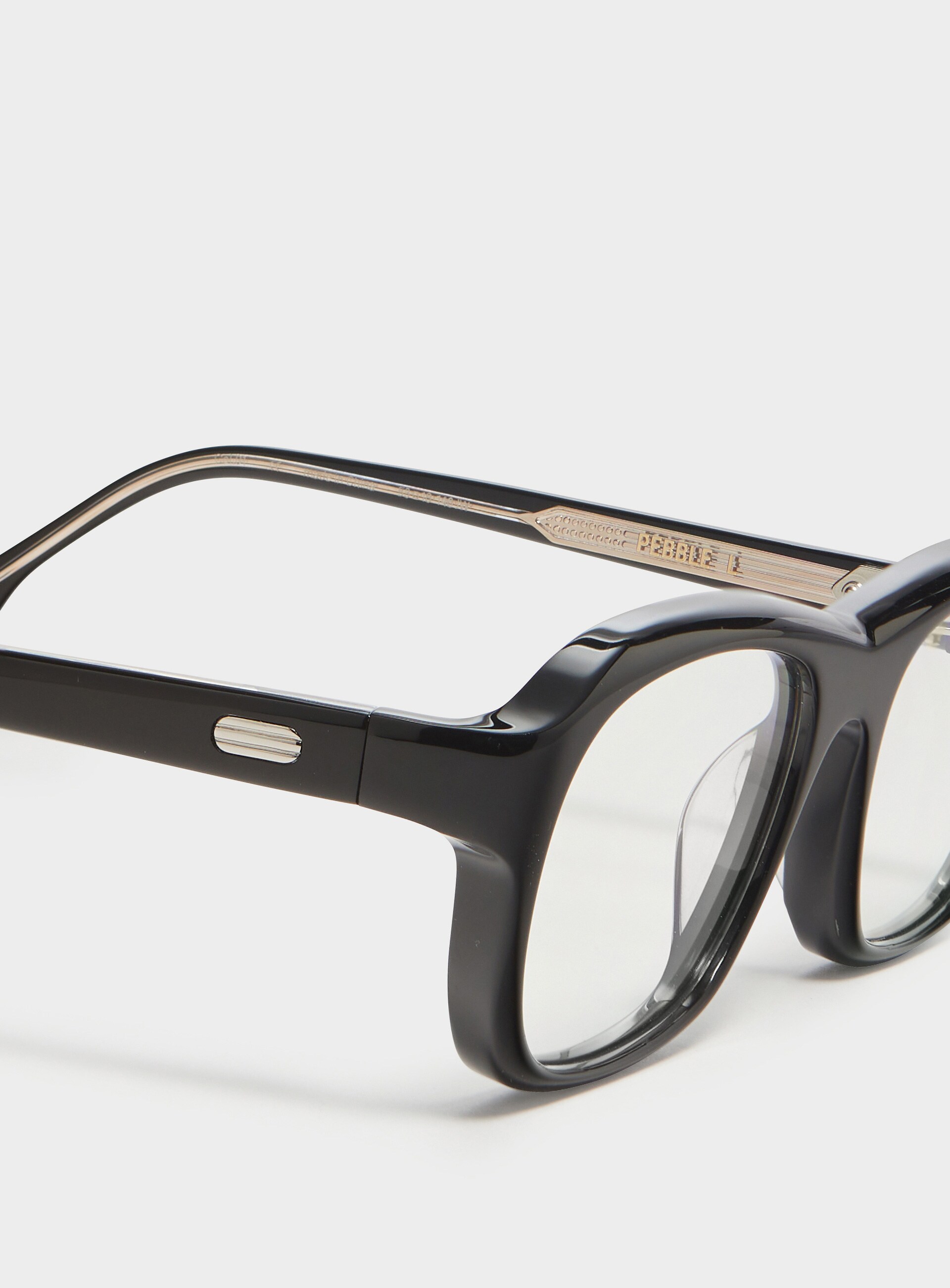 Pebble L 01